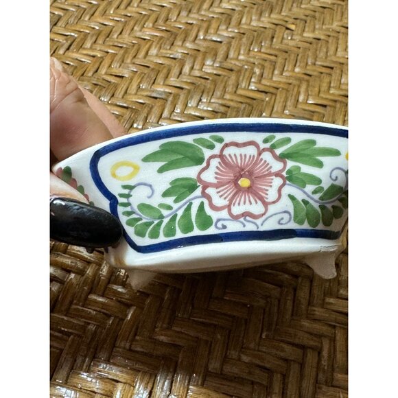 Vintage Holland Handwerk Aurora Triangular Ceramic Floral Creamer Dish 3 Footed - Picture 9 of 10